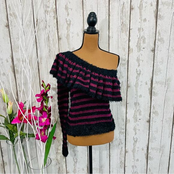 WAYF - NWT Johnie Ruffled Off Shoulder Sweater - Picture 3 of 9